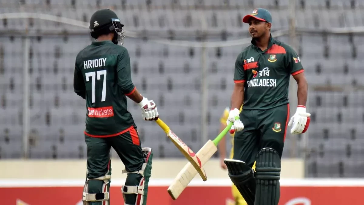 পঞ্চম উইকেটে ৭৫ রানের জুটি গড়েন হৃদয় ও মোসাদ্দেক।